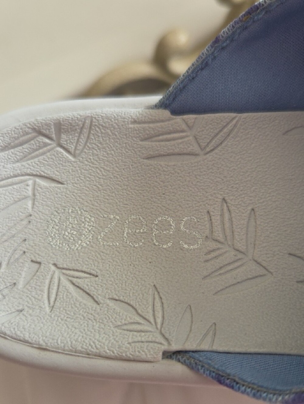 Bzees Lavender Tie-Dye Knot Slide Sandals - Picture 4 of 6